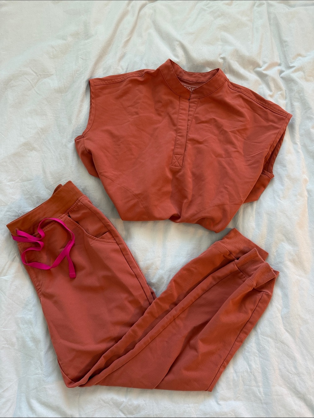 Figs Scrub Set